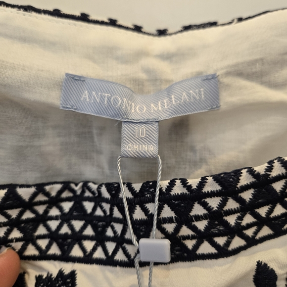 Antonio Melani Floral Embroidered Top NEW - Picture 7 of 8